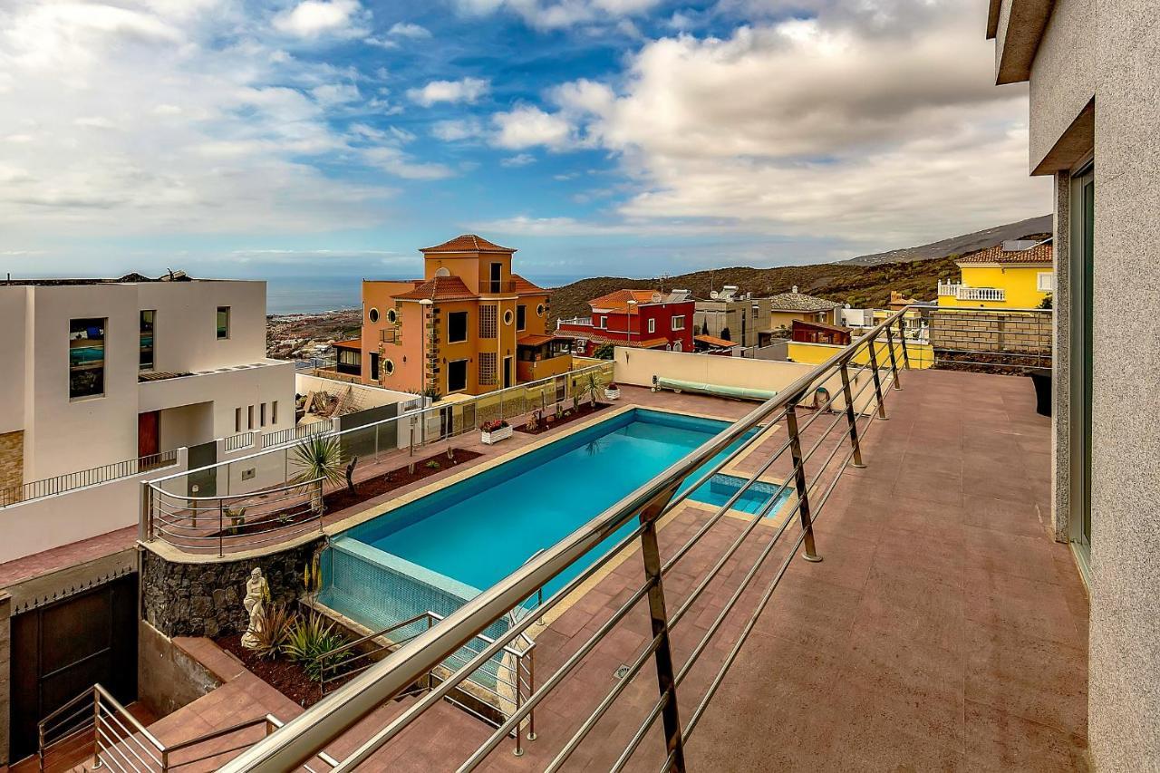 Villa Josefina Адехе Екстериор снимка